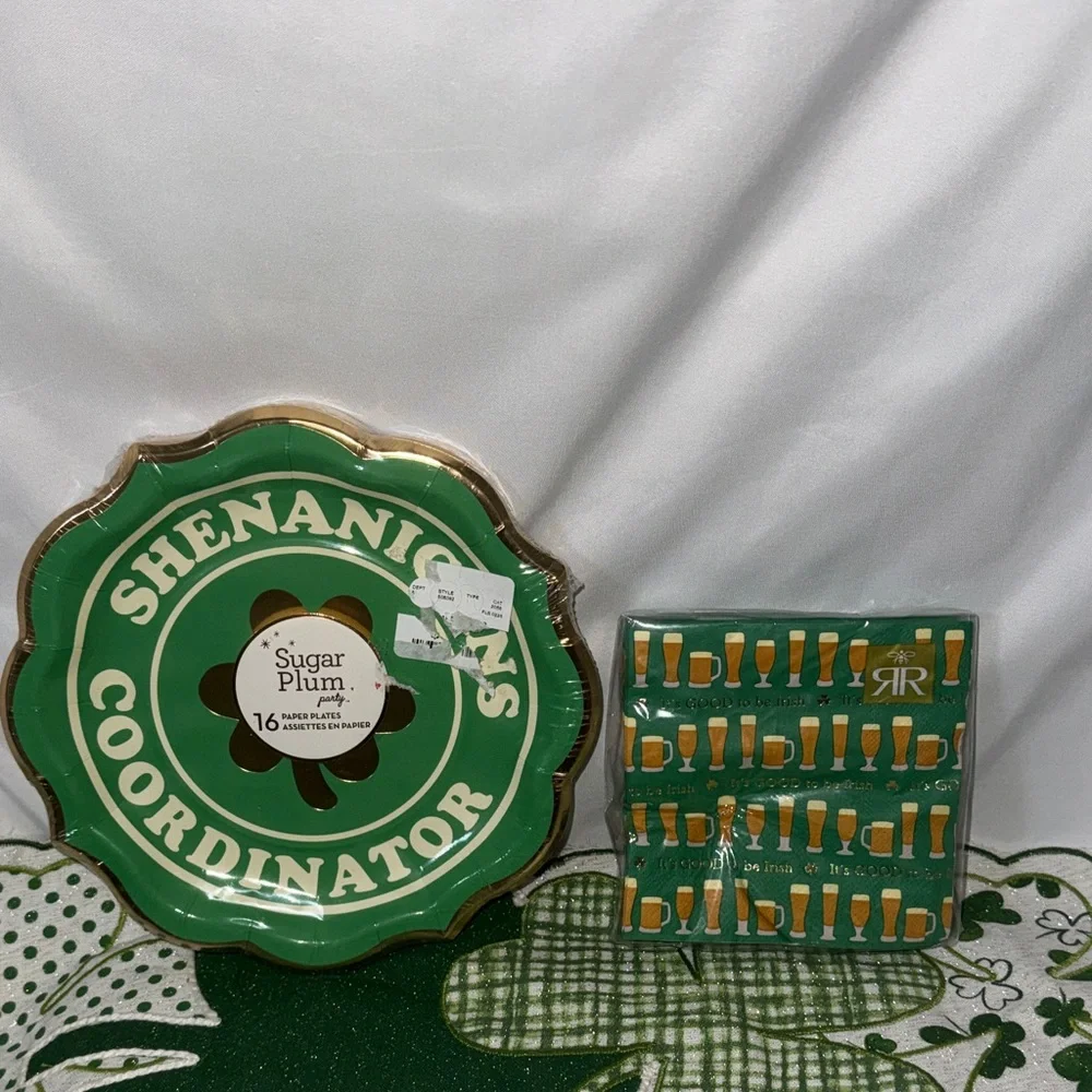 St Patricks Day Set of 16 Plates & 40 Beverage Napkins Beer